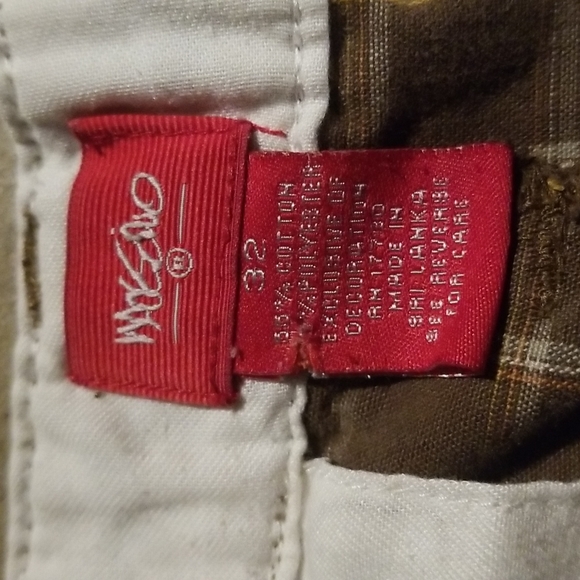 Men's Plaid Shorts - Picture 2 of 4